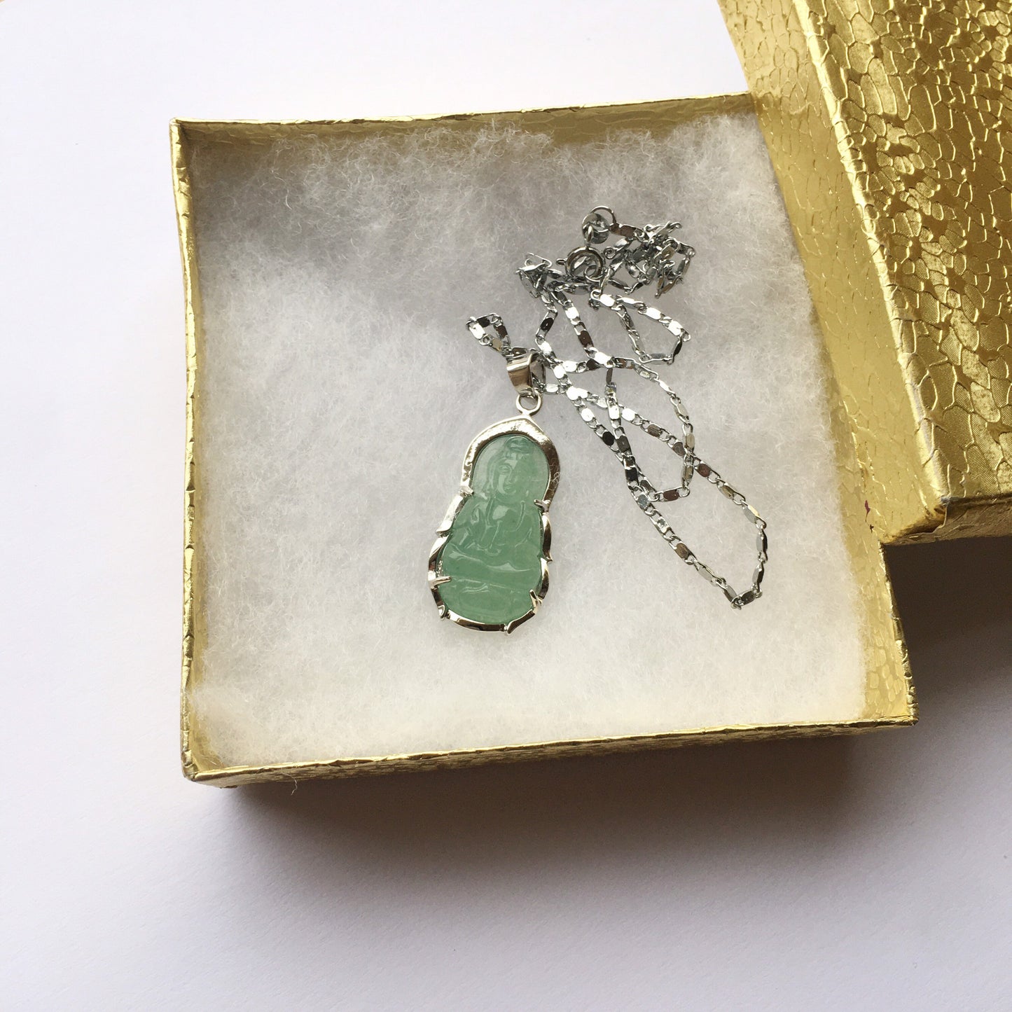 Jade Guanyin pendant amulet necklace