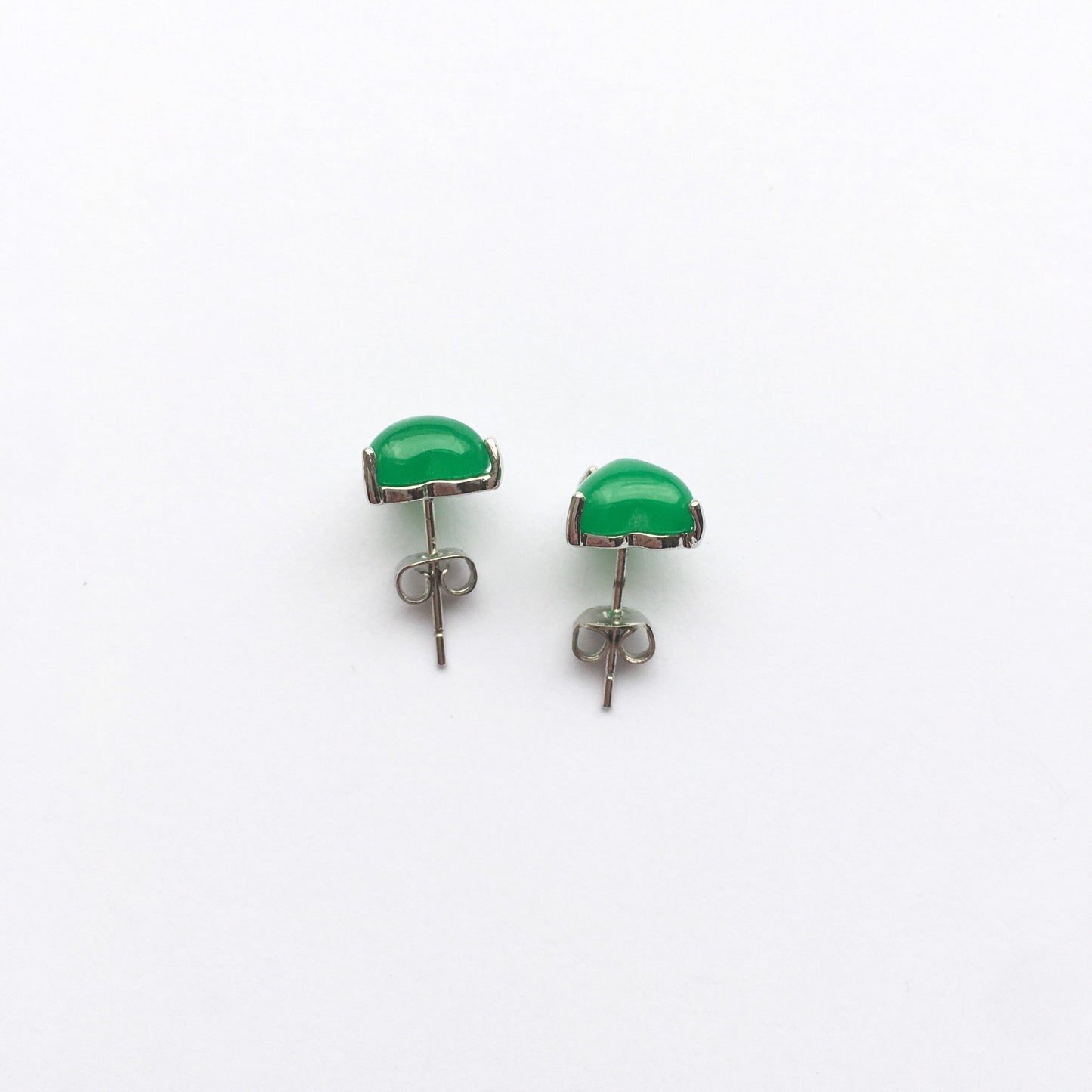 Jade heart shape studs earring