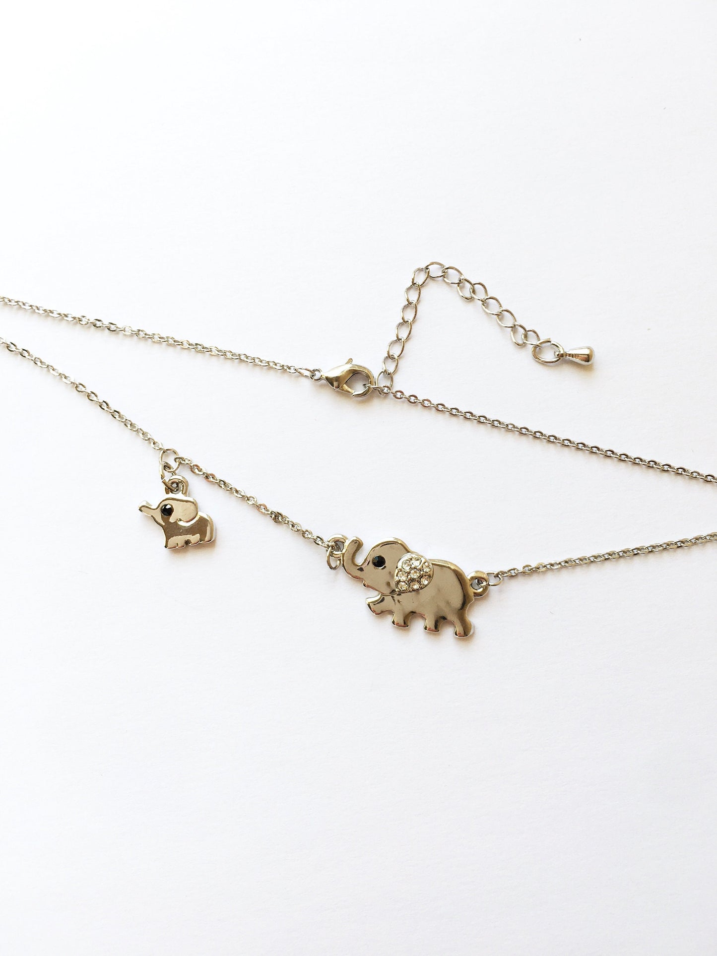 Shiny elephant silver tone necklace