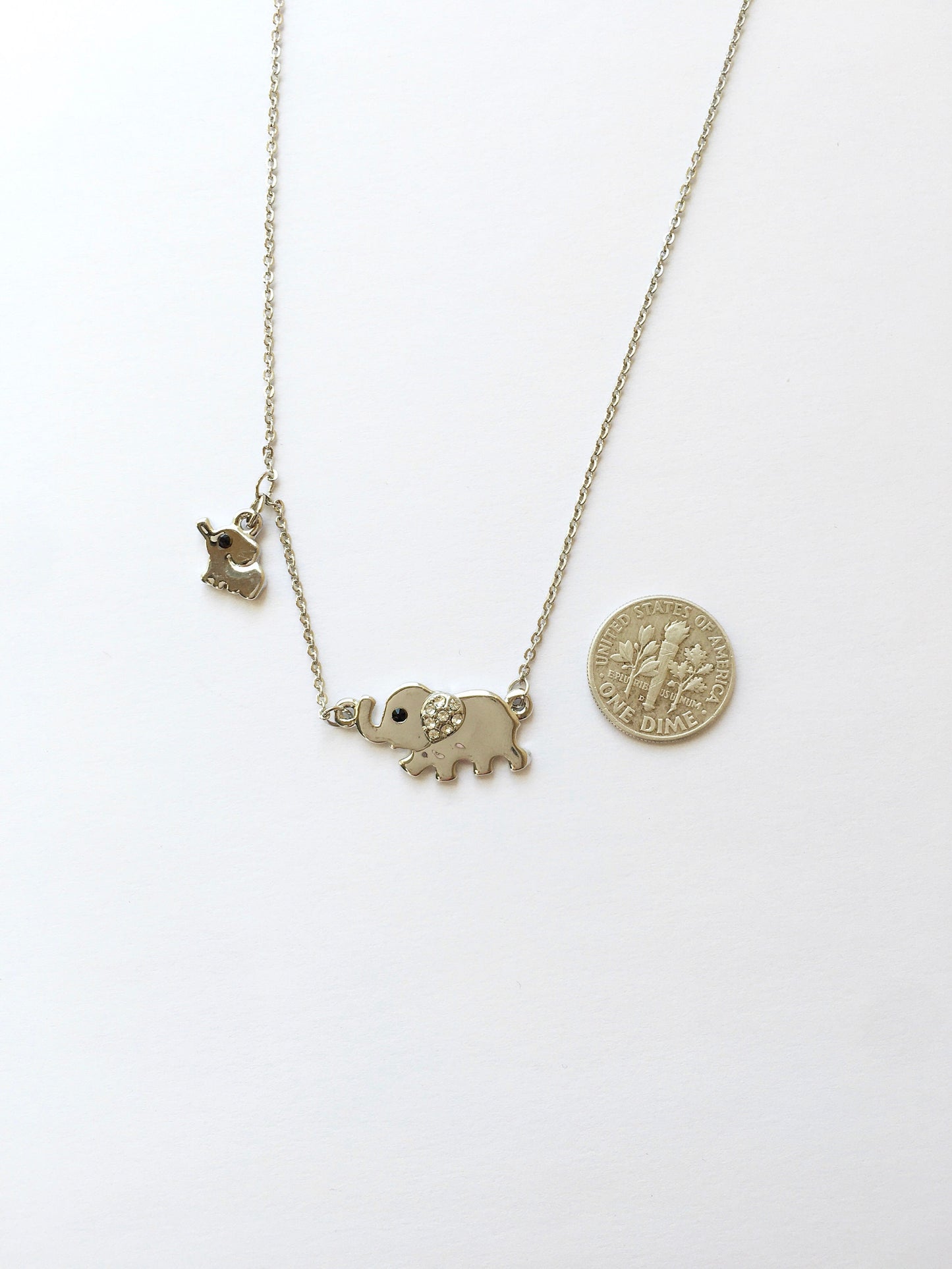 Shiny elephant silver tone necklace