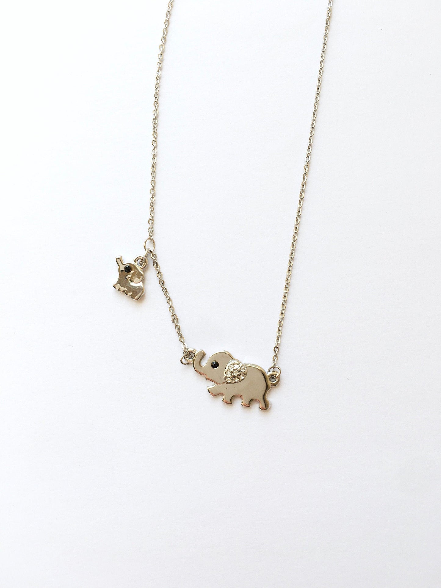 Shiny elephant silver tone necklace
