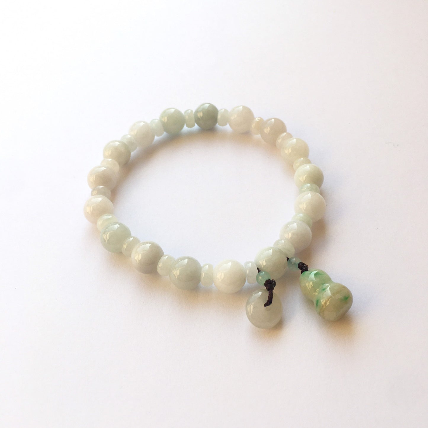 8mm light green Natural Jade Beaded Bracelet with Jade Bottle Gourd Coin
