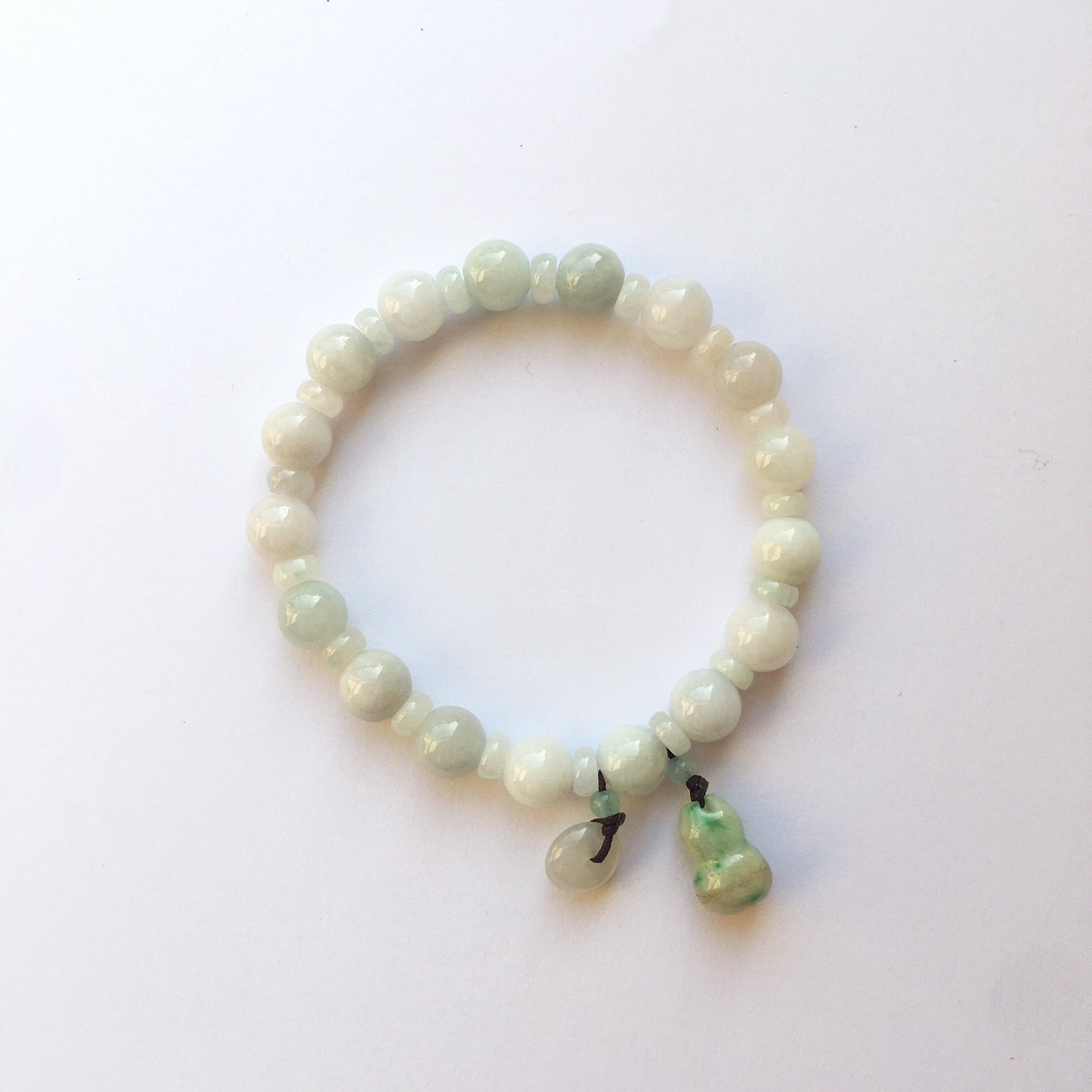 8mm light green Natural Jade Beaded Bracelet with Jade Bottle Gourd Coin