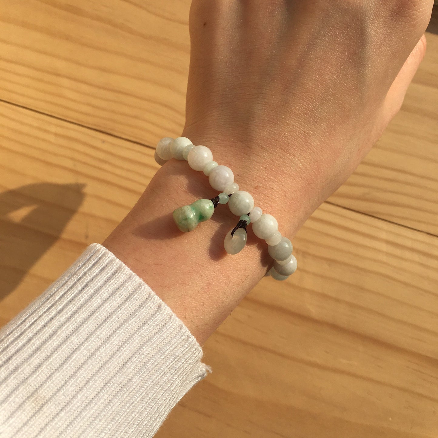 8mm light green Natural Jade Beaded Bracelet with Jade Bottle Gourd Coin