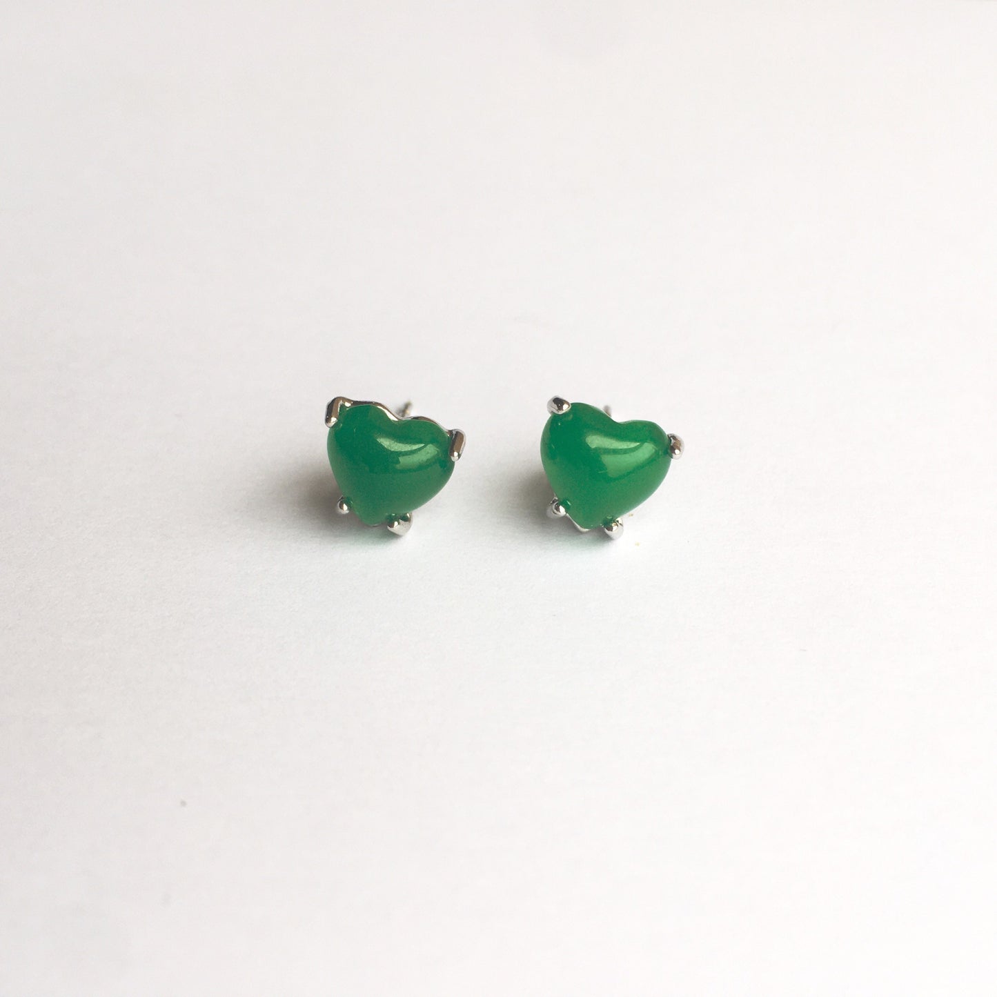 Jade heart shape studs earring