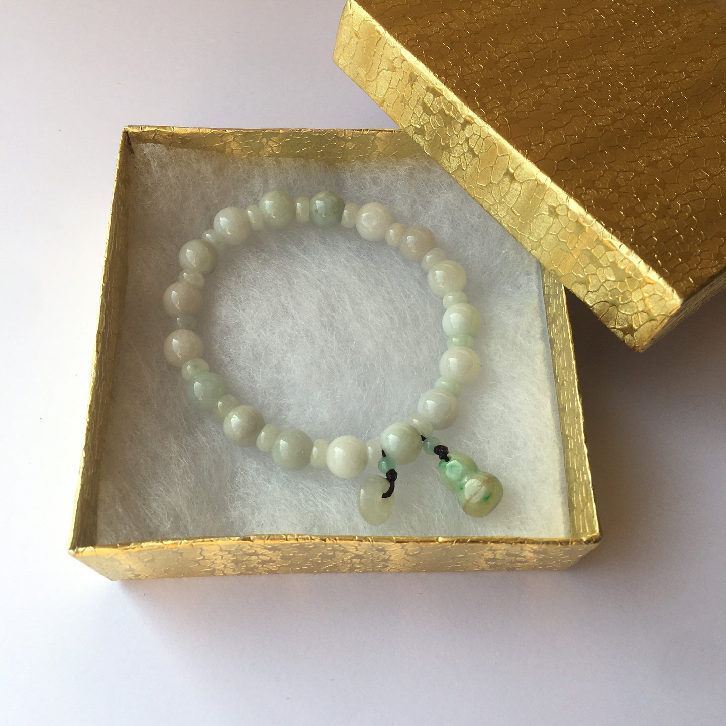 8mm light green Natural Jade Beaded Bracelet with Jade Bottle Gourd Coin
