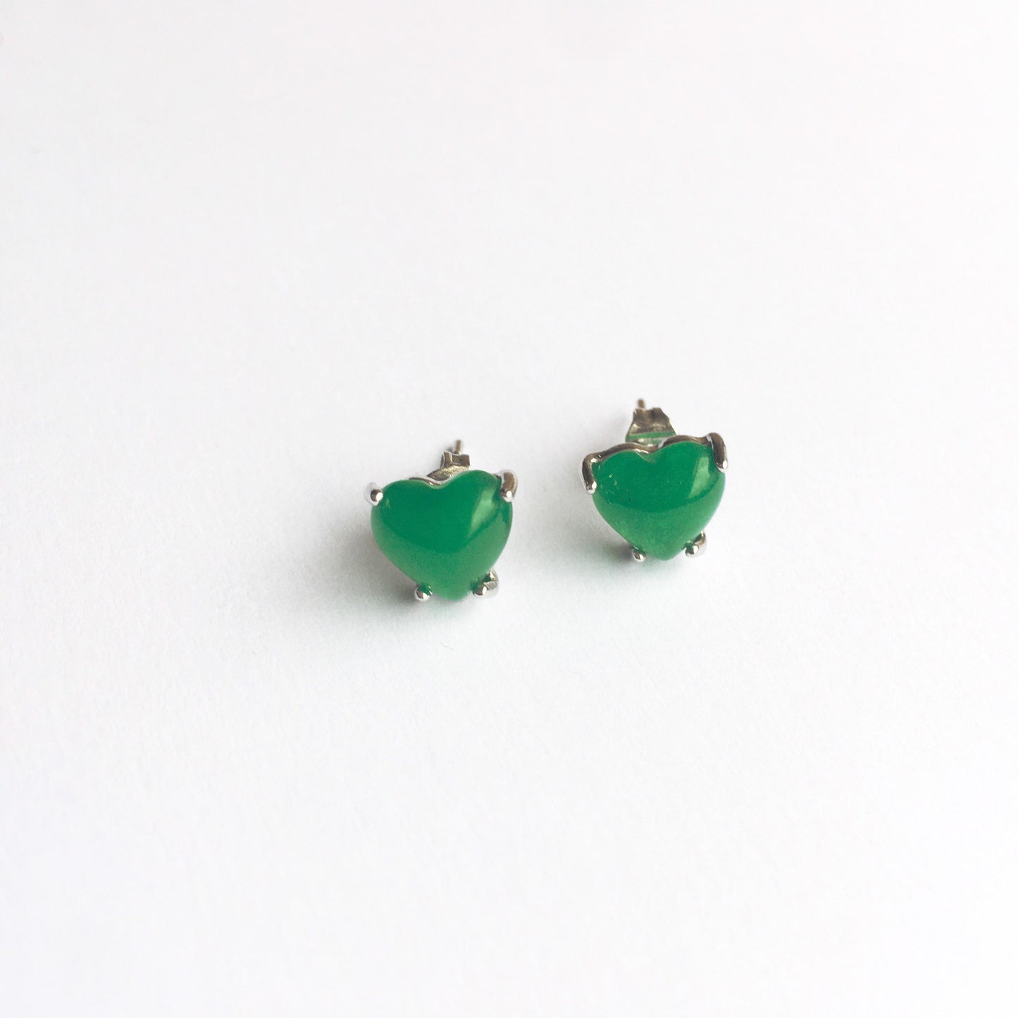 Jade heart shape studs earring
